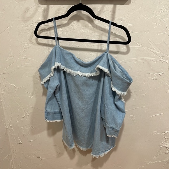 Off the shoulders torn lightweight denim button up shirt size large. - Picture 4 of 6
